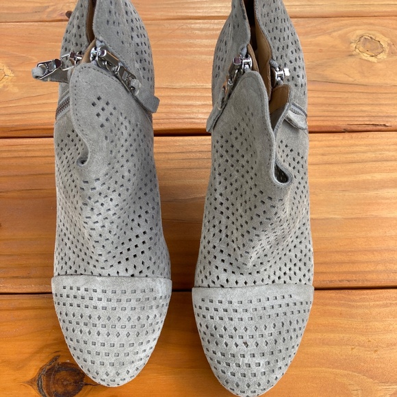 Rag and Bone Margot Suede Gray  Heeled Booties Size 38.5 Perforated Design - Picture 2 of 12